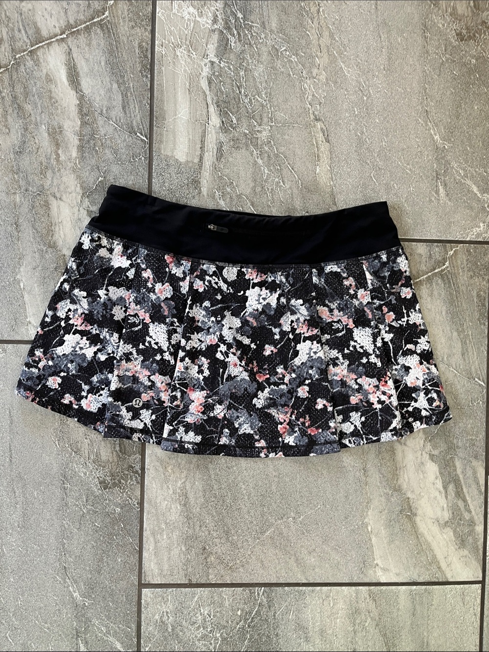 🍋 Lululemon Pace Rival Skirt Size 8 Spring Bloom Multi Black